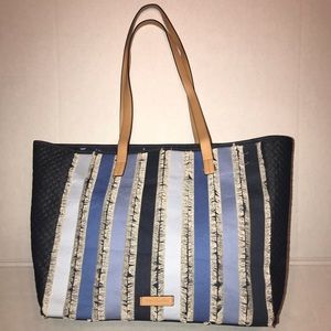 NWOT Vera Bradley Fringed Tote- Blues